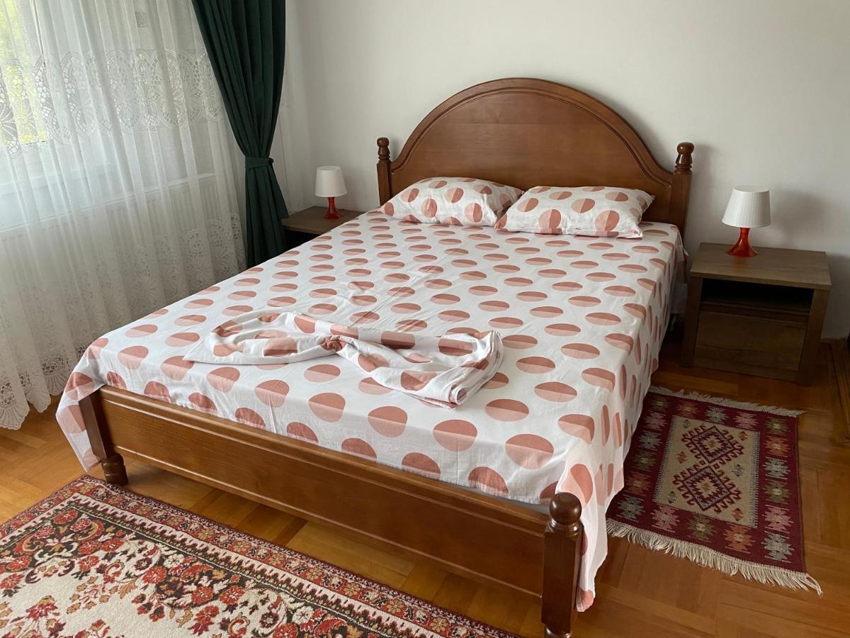 Cazare Vila Maria Apartment Curtea De Arges Luaran gambar